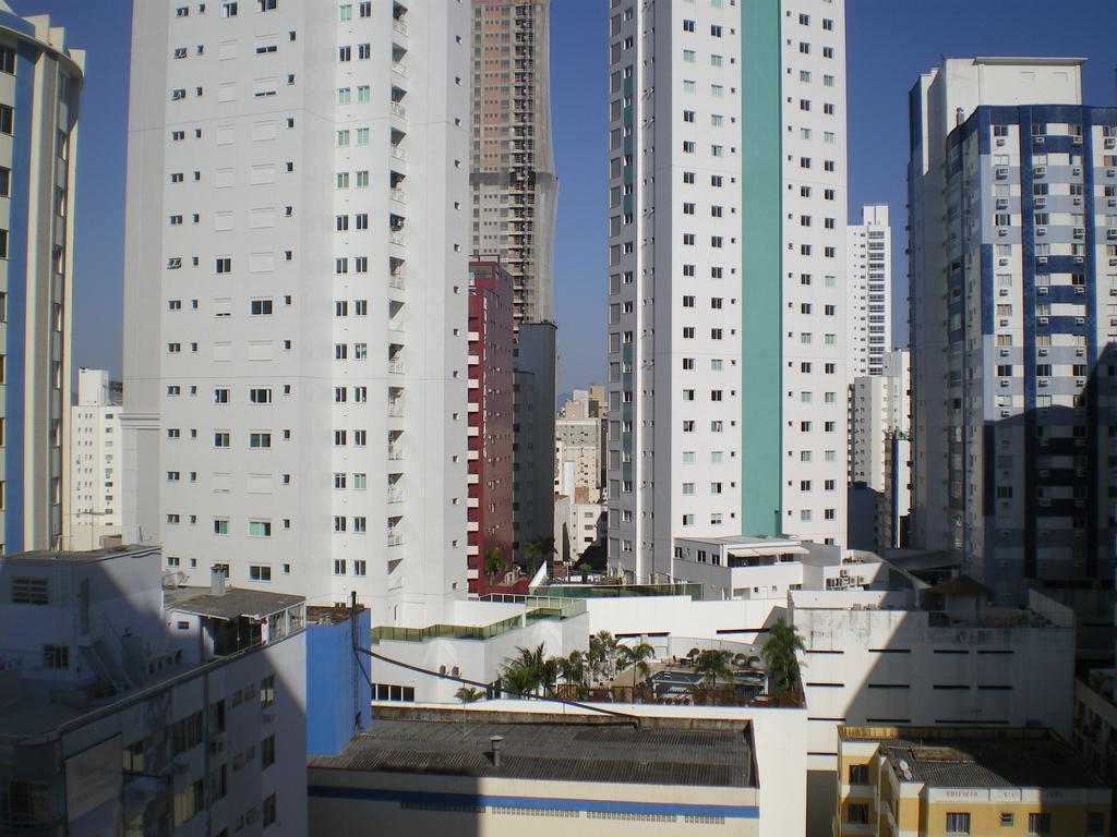 Apartamento Dante Tomio Balneario Camboriu Luaran gambar
